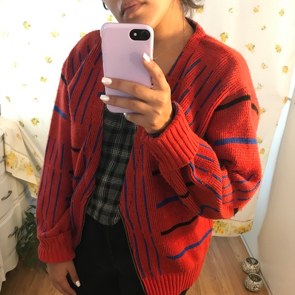 Oversized Red Cardigan - Picture 2 of 3
